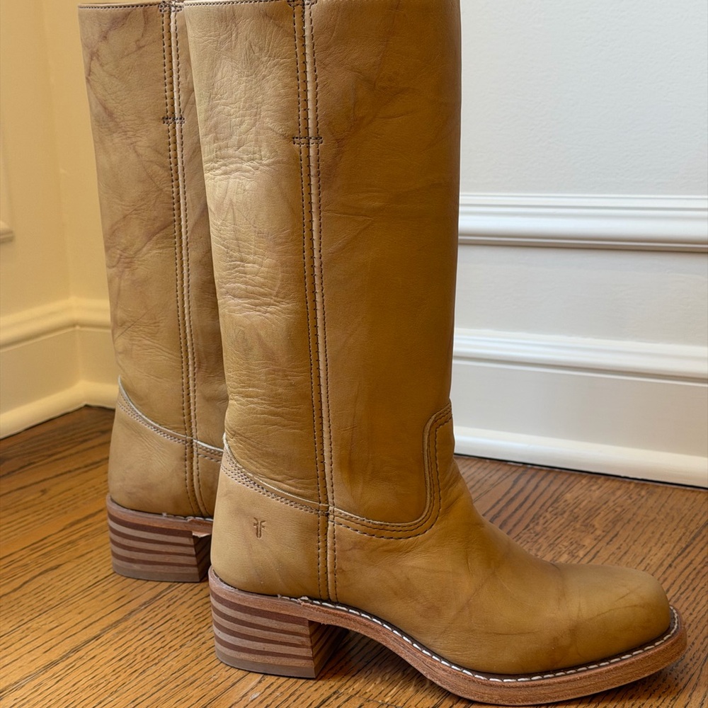 NWT! FRYE Campus Boot in Banana Yellow